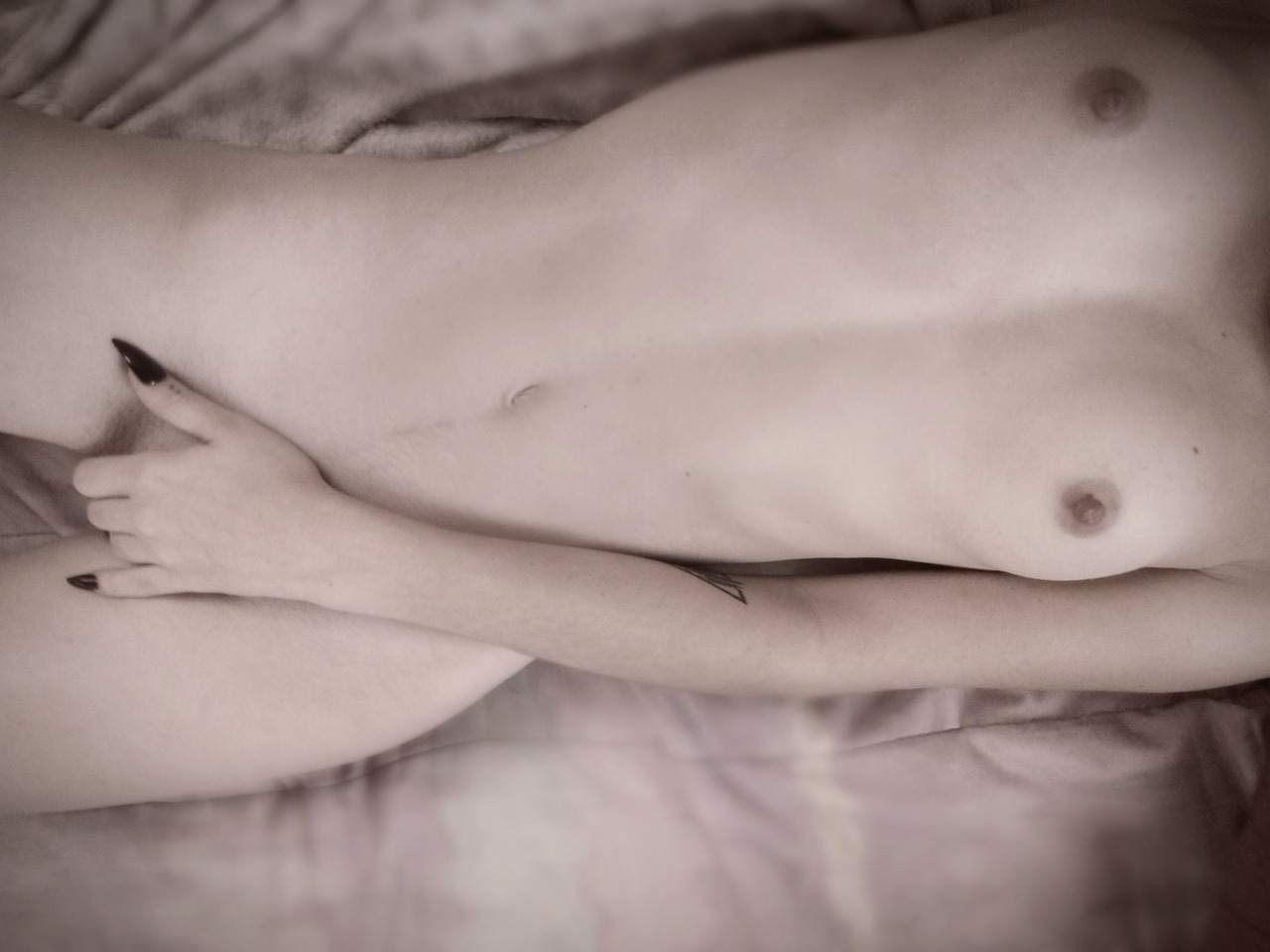 little-lady-lacy:  Don’t fall for me. Id break your heart with a smile on my face.