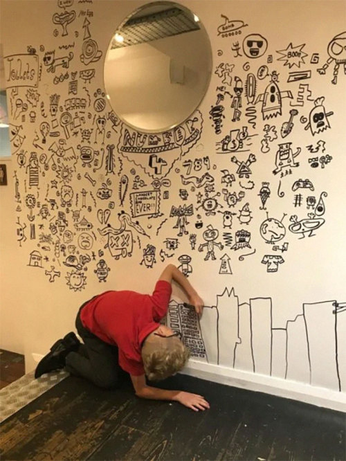 9 Year Old Kept Getting In Trouble For Doodling In Classs, Gets A Job Decorating A Restaurant With His