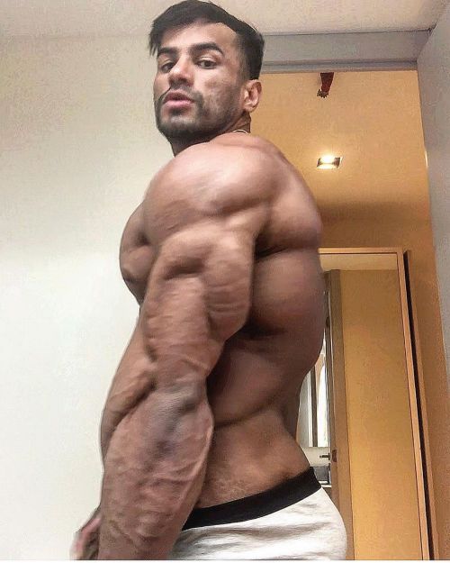 muscleobsessive:Itemberg Nunes. Love this dude partly because he reminds me of Brazilian bodybuilder