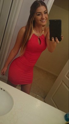 chicksintightdress:  red