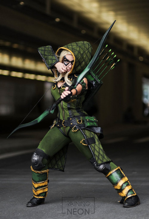 universalcosplayunited:  Green Arrow Cosplay (Injustice) by It’s-Raining-Neon   kaamellion