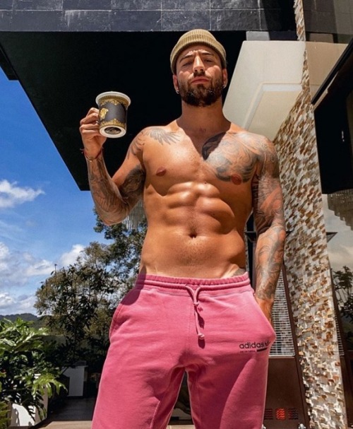 lamarworld1:  Maluma booty