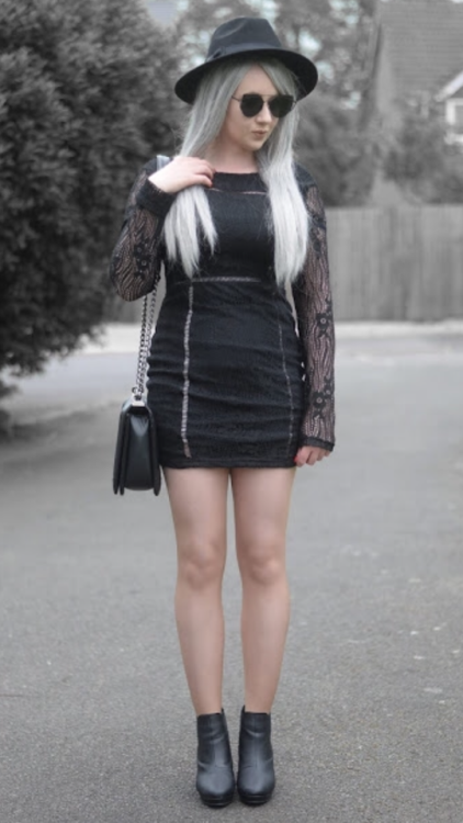 View more pictures at Fashion Tights As first seen on blog Sammi Jackson: BLACK LACE DRESS She is we