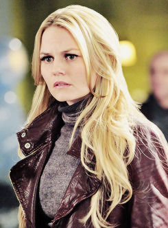 emmasneverland:Emma Swan in ‘Snow Drifts’ & ‘There’s No Place Like Home’ stills