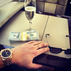 richkidsofinstagram:  Always make sure to tip your pilot and co-pilot 10k. #rulesofflyingprivate by mralexpod