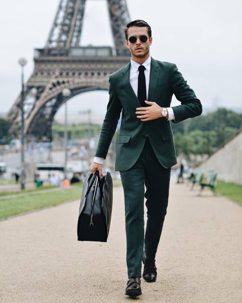 ladnkilt:  THE ALWAYS SMARTLY WELL DRESSED FRENCH GENTLEMAN!Presenting The Male Form…In Photography, Art, Architecture, Decor, Style, And CultureWhich Moves Beyond Mere Appearance, To Revealing The… SOUL.Via My Tumblr Page ~ LadNKilt …Including