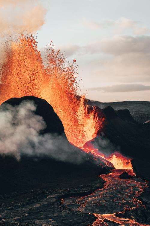 amazinglybeautifulphotography:Fagradalsfjall Volcano, Iceland [OC] 4000x6000 - Author: mz1314 on red