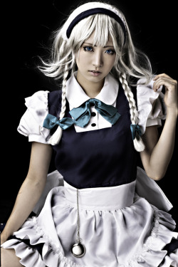 cosplay-soul:  Sakuya Izayoi | The Touhou Project   She&rsquo;s so cute :3