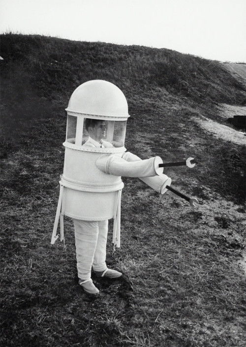 spaceexp:An early prototype of a spacesuit for the moon