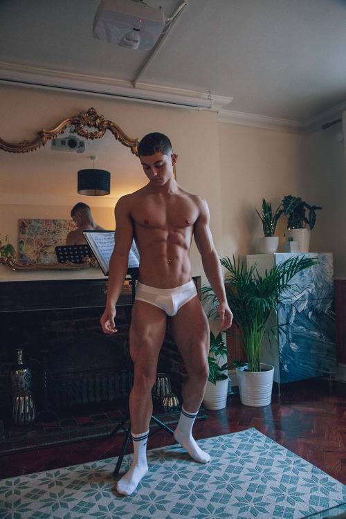 Ellis - coitus magazinehttps://coitusmagazine.com/ellis-kane-by-pantelis-coitus-online/