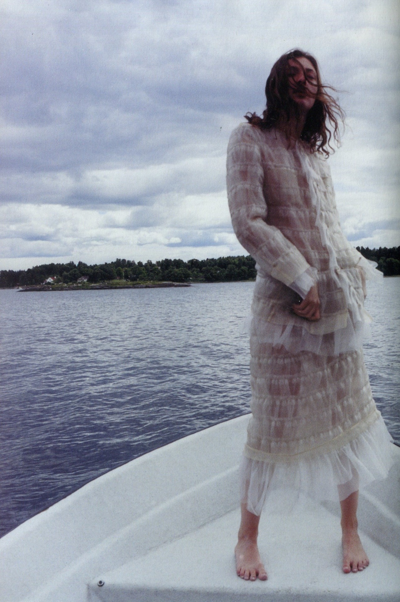 shoulderblades:  light and air, kate elson in junya watanabe fall/winter ‘00-01