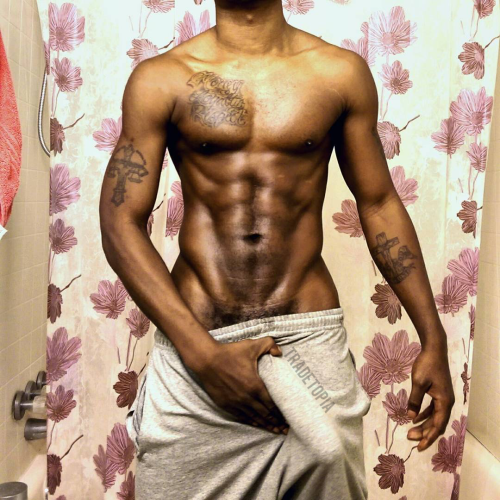 tradetopia:  tradetopia:  Mr. Sinsational aka: Travo ➰   T R A D E T O P I A   ➰ Gay Porn Curated for Men of Color bit.ly/tradetopia  I hope @celebrityeggplant sees this, cause he’s 100% straight.  Lol    Yes totally  is