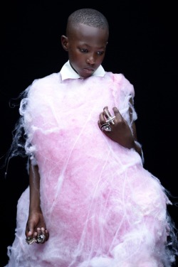 brown-princess:  samkidanuengirl:  charlottesharks:  Barbapapa, photographer Isabelle Chapuis   this is fuckin brilliant  WOW!! BEAUTIFUL!!!! 