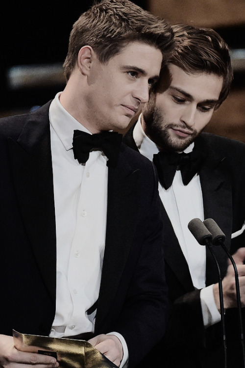 sirmaximilianirons:Max Irons &amp; Douglas Booth at the EE British Acadmey Film Awards