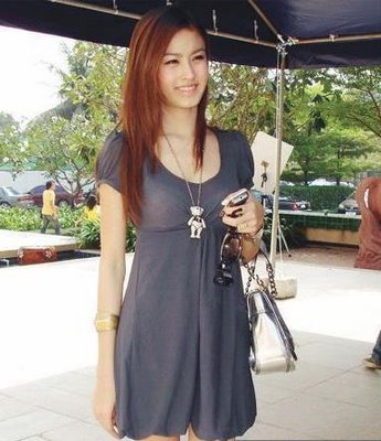 tendernessandtiaras:  Beauty queen.Nong Poy is a beautiful Thai transsexual who underwent