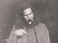  Eddie Vedder and Mike McCready - Masters of War (New York ‘92) 