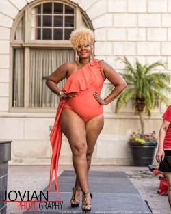 planetofthickbeautifulwomen:  Full Figured Model Januari LaGrone  @ The St. Louis Socialites Fashion Show Fabulousness 2014 