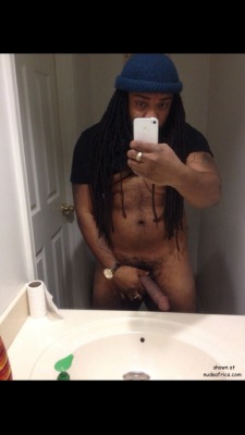 Canigetbhindu:  Thick Dude With Dreds And Fat Dick. #Loveemthick   Yummy