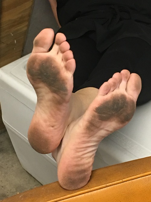 Shannon’s dirty feet