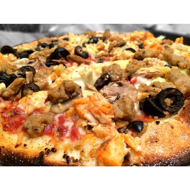 .:Pieology is the “Chipotle” of Pizzas:. so we had to try it and i love it personalize ur ownthin crust pizza for $7.95 …I got a Herb Butter and redsauce pizza, with mozzerella cheeze, garlic, artichokes, olives, mushrooms, spicy chicken bits and...