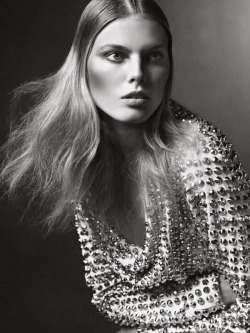 wikoni:  Maryna Linchuk for Numéro Magazine | Photo: Sebastian Kim 