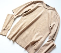 lacollectionneuse:  ヘルムートラング ピュアカシミヤ100%デザインニット ベージュ cashmere jumper with slit elbows • helmut lang1,000 円