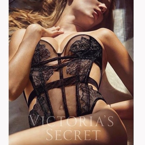 “Benoit Moeyaert: First cover for Victoria Secret ❤️ . Model : @josephineskriver Director : @liverbi