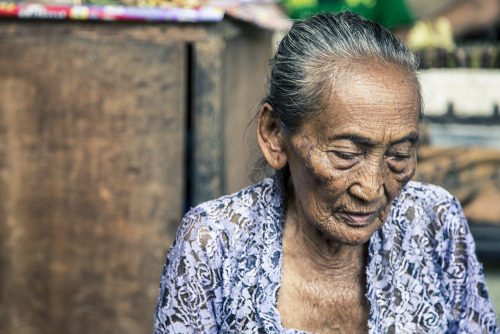 Bali, Padang Bai, 2014 l Photo: Pauline MaisonneuvePortrait. Wisdom. 