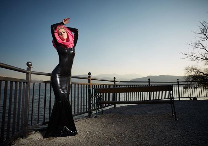 kneestogetherclothing:  HW Designs - Photoset with Leila Lunatic 