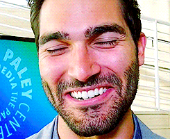 milesjai:  I’ve been staring this gifset for like 5 minutes