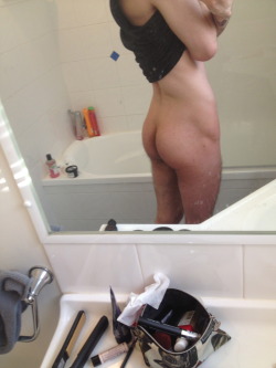 briallx:  dandanpow:  Ya’ll can have a butt picture.  Pancakes for breakfast? 