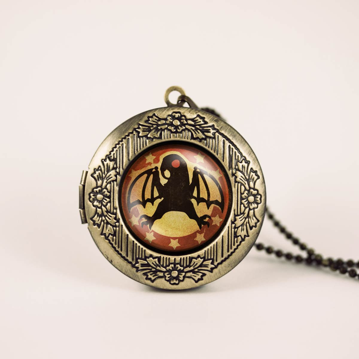 geeksngamers:  Geeky Lockets - Created by CapturedMySoul These designs and more