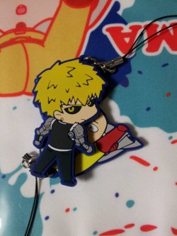 fuckyeahsaigenos:  please look at what someone did with the new limited HMM genos and saitama straps 