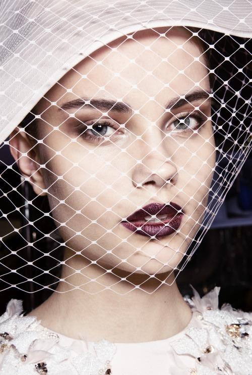 velvetrunway:  Ralph & Russo | Autumn/Winter 2014 Haute Couture | Posted by: genetic-freak 