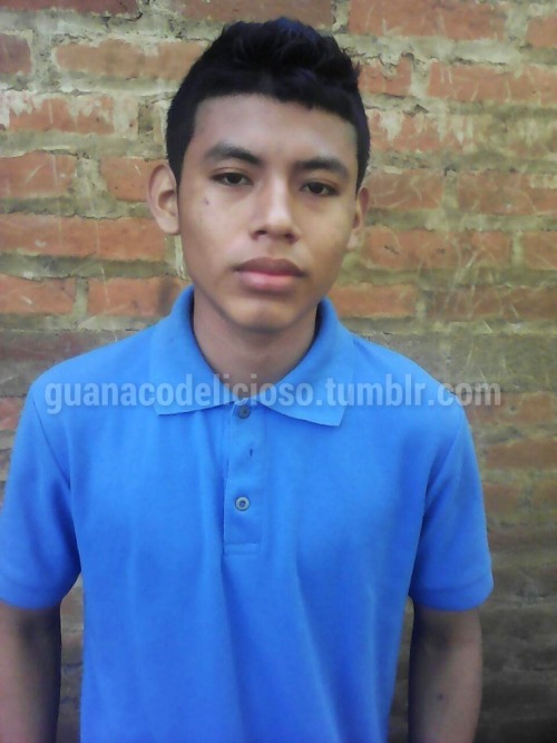 guanacodelicioso: Un bicho delicioso, se llama Wildon García. Si queres más información de el, escribime.  Aportes: guanacodelicioso@hormail.com 