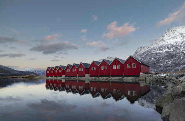 Red Reflection by Paal Uglefisk Lund https://ift.tt/3G0Dcbz #technology#photo#photography #pic of the day #instagrammers#igers#instalove#instamood#instago
