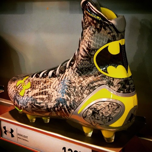 batmannotes:  #batman #dccomics #football #underarmour #darkknight