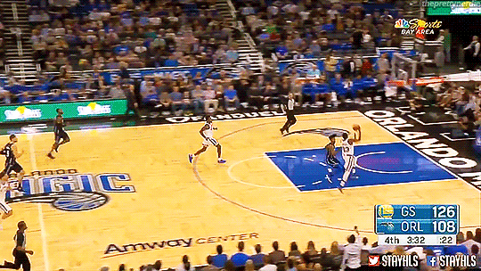 prettynerdieworks:  Curry/Green/Bell with the best play of the game        Golden