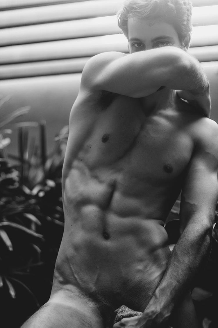 share-my-illusions:  boysguysandmen101:  victor gaspar  http://share-my-illusions.tumblr.com/