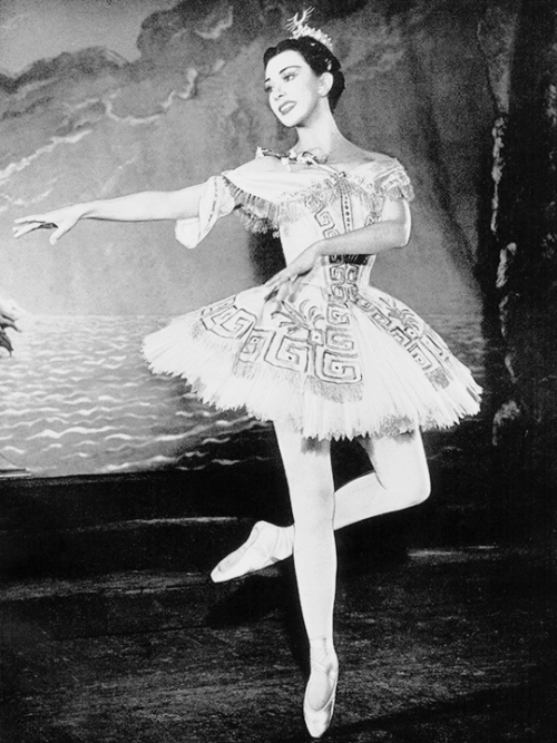 margotfonteyns:Margot Fonteyn in Sylvia, photographed by her brother Felix, 1952“I really loathed it