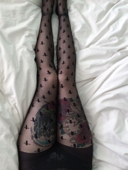 spannie:  Dat new stockings feel. 