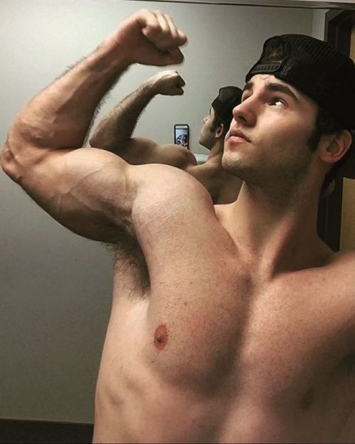 alpha-pits: If you are a muscular alpha, I will accept submissions of you flexing or showing off. Gi