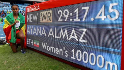 kickassfemaleathletes: Almaz Ayana of Ethiopia SMASHES the world record in the women’s 10000m by 14