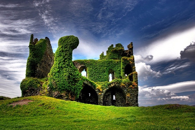 bonitavista:    Ballycarbery Castle, Ring of Kerry, Ireland   photo via alix 