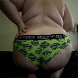 peach-pudge:  🍑👽 like my new panties? 👽🍑