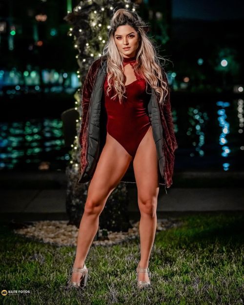 Taynara Conti