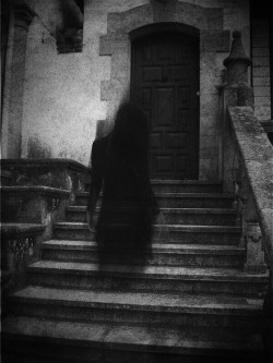 dark-recesses-of-the-soul:  ☽ dark, horror, eerie, macabre ☾  