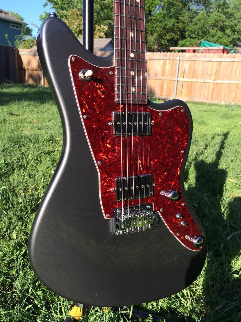 guitarlust:  Anderson Raven in Charcoal Metallic. 