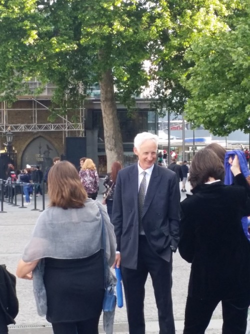 jay5880:Met this sexy white hair executive daddy near the Tower Bridge, London!! Damn sexy and hands