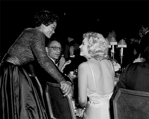 black-0rpheus: Eartha Kitt and Marilyn Monroe chatting at the Waldorf Astoria, c. 1957